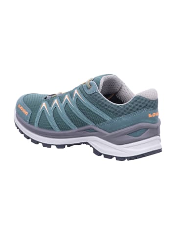 LOWA Wanderschuh in grün