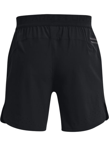 Under Armour Sportshorts "UA Peak Gewebeshorts" in Schwarz