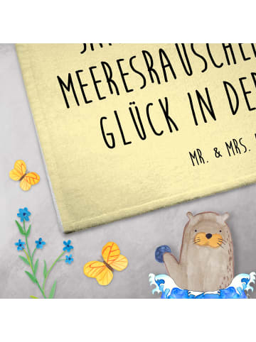 Mr. & Mrs. Panda Gästehandtuch Sommer Meer Glück mit Spruch in Gelb Pastell