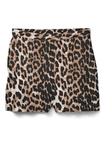 Vero Moda Shorts in Egret