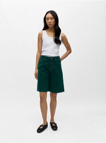 Object Shorts in Botanical Garden