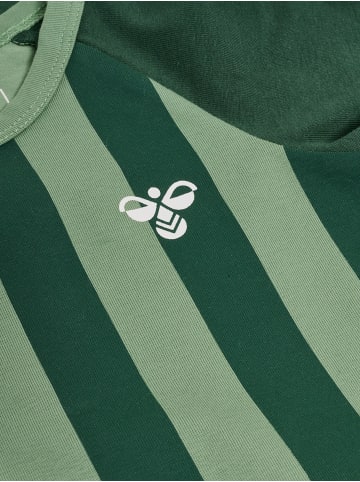 Hummel Druckknopf Strampler Raglanärmel Hmlstriped Jungen in HEDGE GREEN