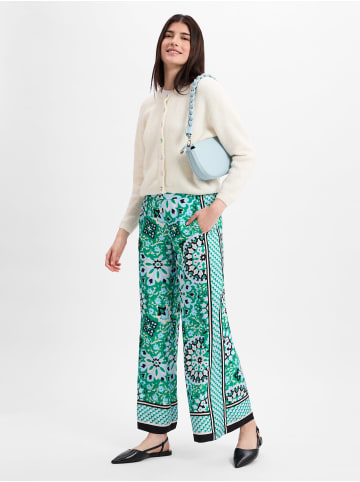 comma Sommerhose in grün mehrfarbig - 0001