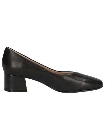 Caprice Pumps in BLACK NAPPA