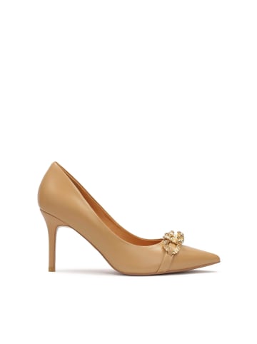 Kazar Pumps in Beige