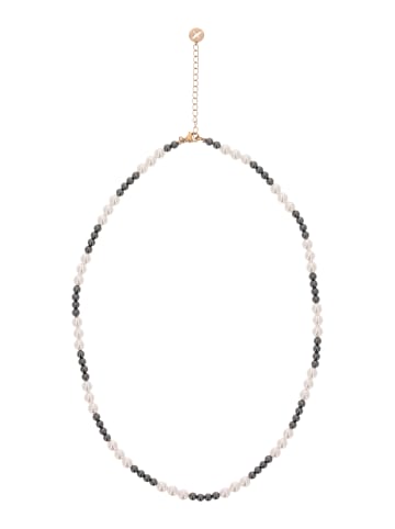 faina Women Beaded Necklace in Silver White Black