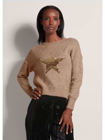 MADELEINE Rundhals-Pullover mit Applikation in caramel / goldfarben