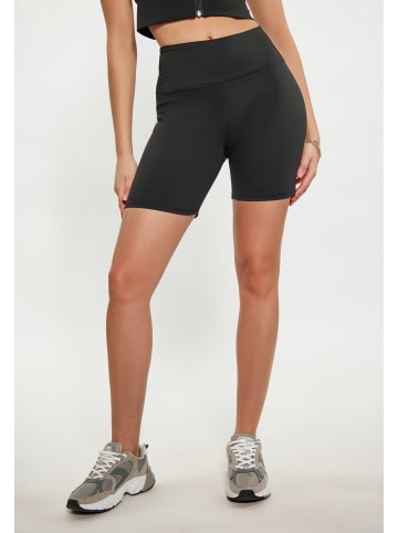 faina Shorts in Schwarz