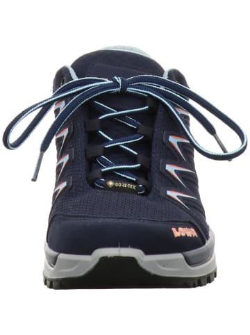 LOWA Wanderschuhe in blau