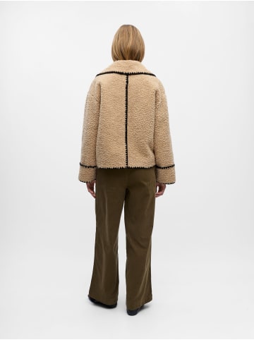Object Jacke in Humus 1