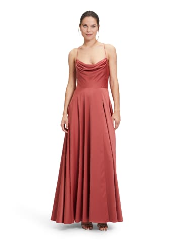 Vera Mont Abendkleid mit Wasserfallausschnitt in Bright Rust