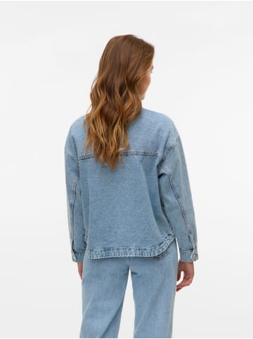 Vero Moda Oversized Jeans Jacke mit Knopfleiste Denim Hemd Design in Hellblau