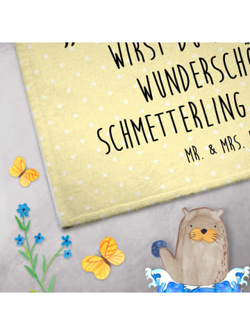 Mr. & Mrs. Panda Handtuch Raupe Schmetterling mit Spruch in Gelb Pastell