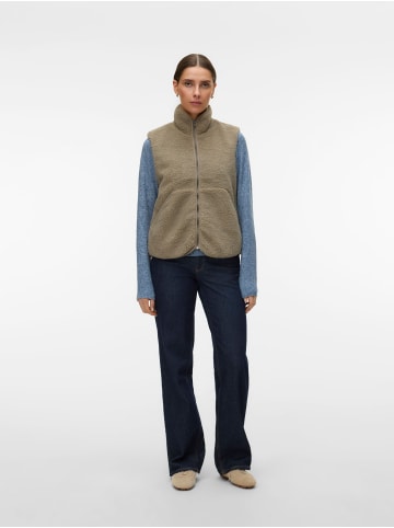 Vero Moda Teddyfell Weste in Laurel Oak