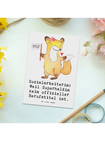Mr. & Mrs. Panda Postkarte Sozialarbeiterin Heldin mit Spruch in Weiß