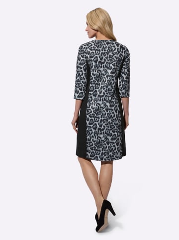 Sieh an! Druckkleid in hellgrau-schwarz-bedruckt