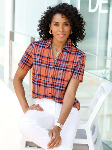 Sieh an! Karobluse in papaya-himmelblau-kariert