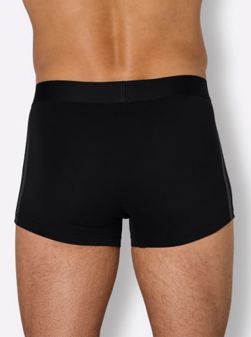 adidas Pants in schwarz