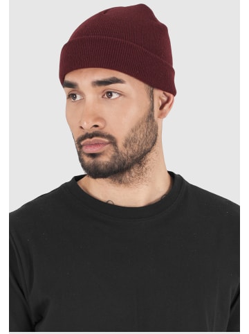  Flexfit Beanies in maroon