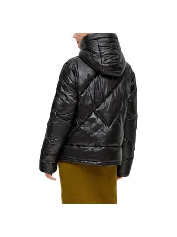 Q/S designed by Jacke in Schwarz