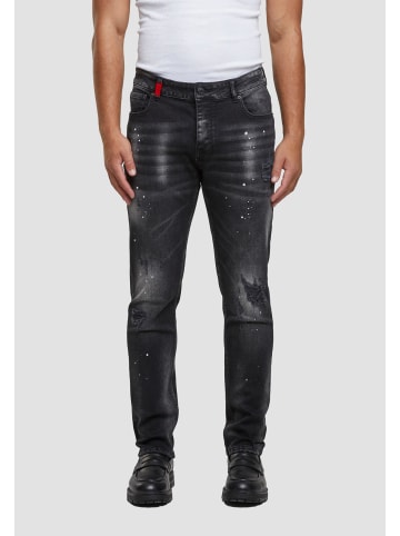 2Y Premium 2Y Premium in black