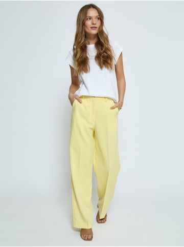Peppercorn Hose in Lemon Meringue