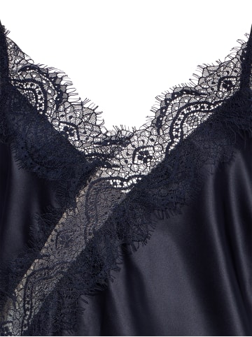 Marie Lund Top in marine