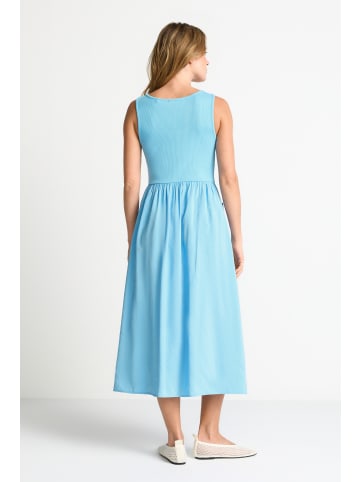 Rich & Royal Midikleid in hellblau - 0001