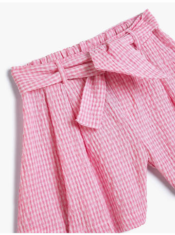 KOTON Shorts in Rosa Karomuster