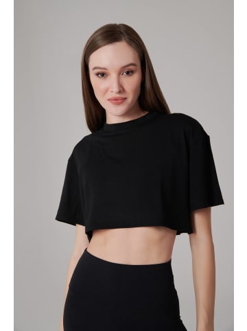 Onamaste Crop-T-Shirt in Schwarz
