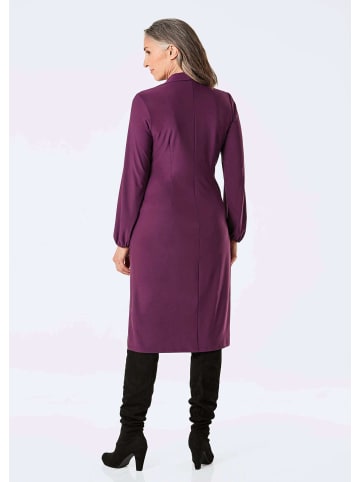 GOLDNER Kurzgröße:  Elegantes Jerseykleid mit V-Ausschnitt in aubergine
