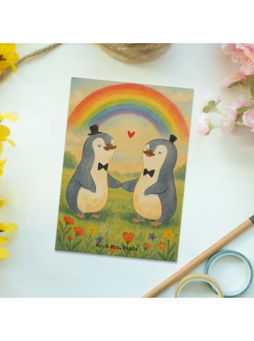 Mr. & Mrs. Panda Postkarte Pinguine Gay Pride Design ohne Spruch in Weiß