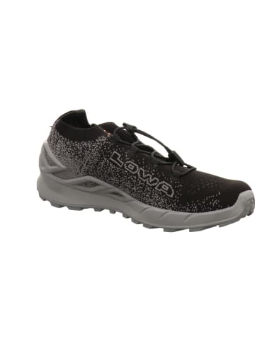 LOWA Wanderschuhe in schwarz