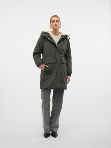 Vero Moda Mantel in Peat