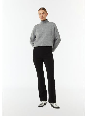 comma CI Hose lang in Schwarz