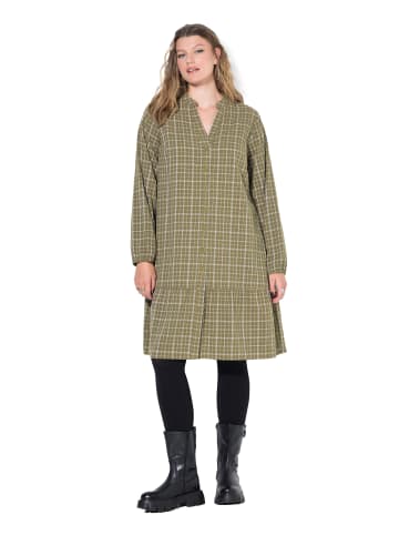 Studio Untold Kleid in palmen grün