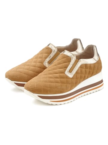 LASCANA Sneaker in camelfarben