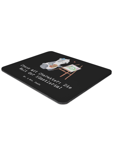 Mr. & Mrs. Panda Mauspad Künstlerin Chaos mit Spruch in Schwarz