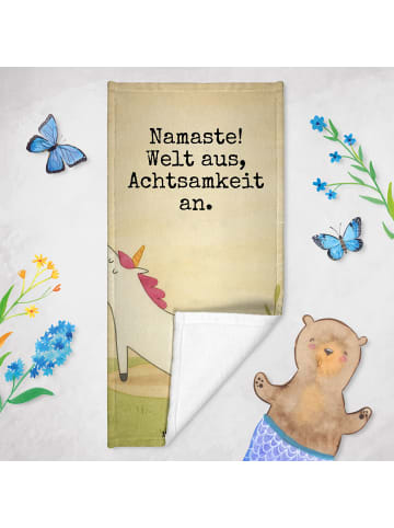 Mr. & Mrs. Panda Strandhandtuch Einhorn Yoga Design mit Spruch in Weiß