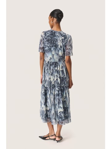 Soaked in Luxury Jerseykleid SLAldora Feminine Form in Dark Navy Landscape Print