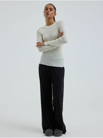 Seamless Basic Top Wooly in Off-white