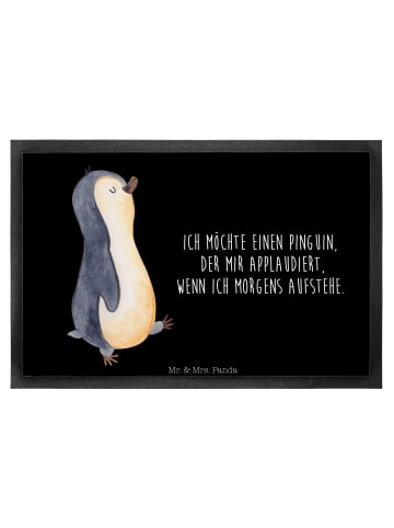 Mr. & Mrs. Panda Fußmatte Pinguin marschieren mit Spruch in Schwarz
