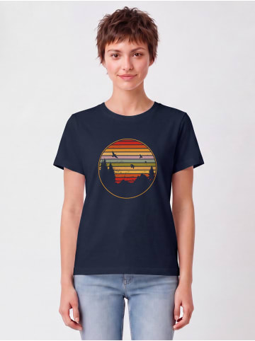 wat? Apparel T-Shirt Sunset Berge & Tannen in Dunkelblau