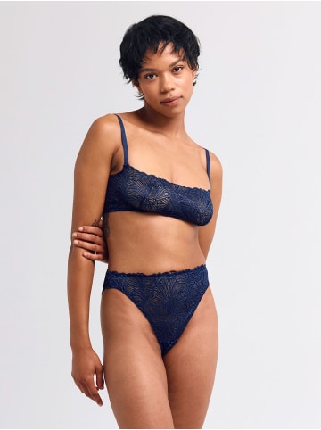 Erlich Textil  Fluid Lace Spitzen High Waist Brazil String aus recyceltem Polyamid - atmungsaktiv in mitternachtblau