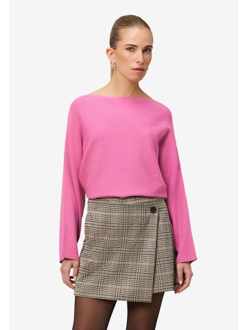 Zero Pullover in raspberry velvet