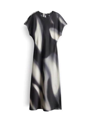 someday. Quimma in Black