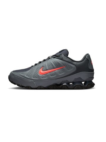Nike in grau