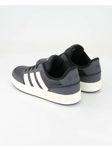 adidas Sneaker in Schwarz