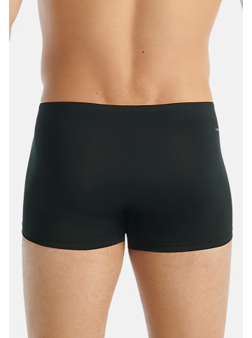Adidas Sportswear Retro Short / Pant Active Micro Tech in Schwarz