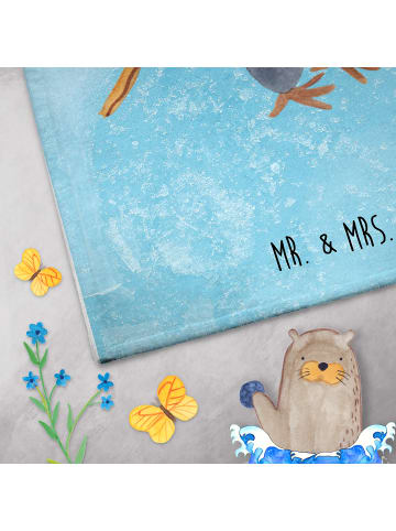 Mr. & Mrs. Panda Handtuch Pinguin Angler ohne Spruch in Eisblau